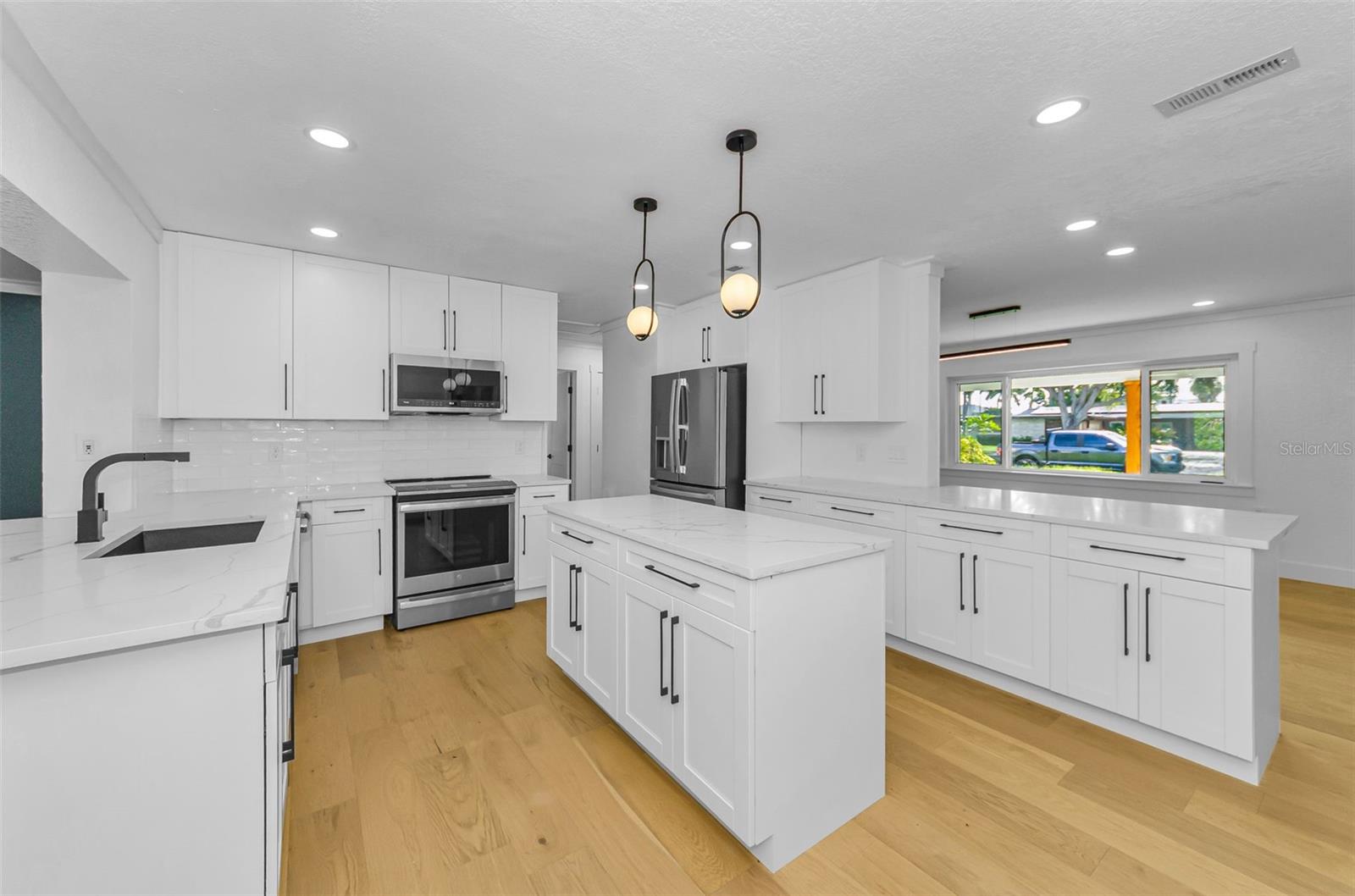 850 Rafael, St Petersburg, FL 33704