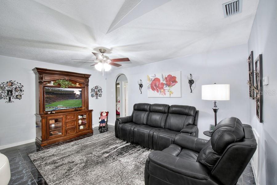 831 Forestwood Dr, Minneola, FL 34715