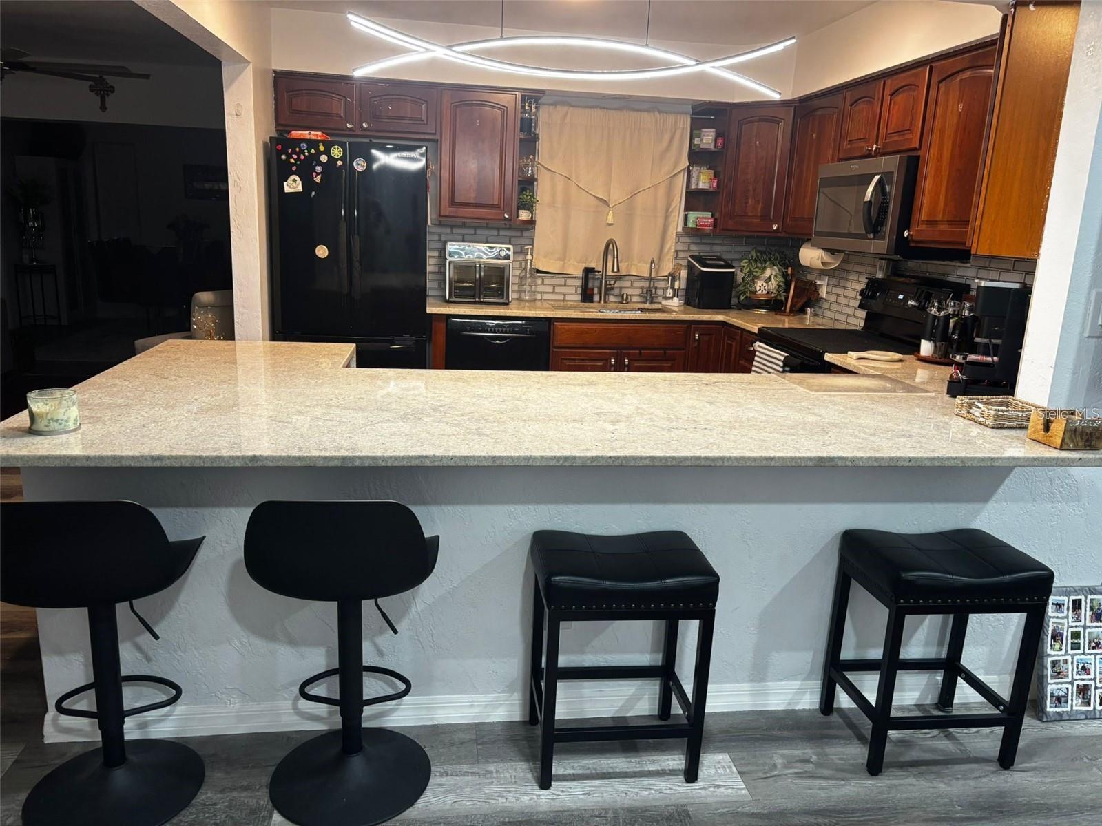 4127 28th, St Petersburg, FL 33713