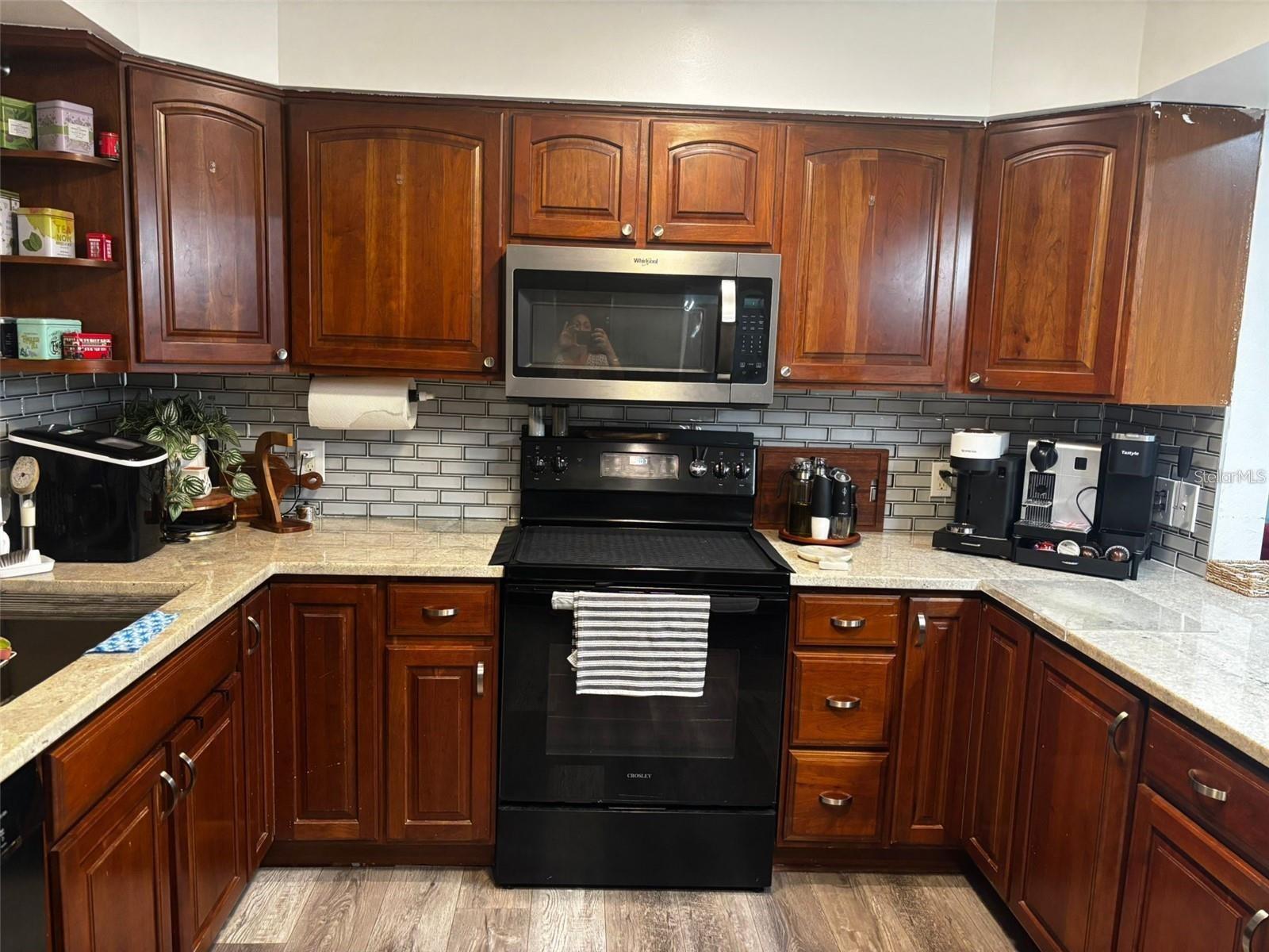 4127 28th, St Petersburg, FL 33713