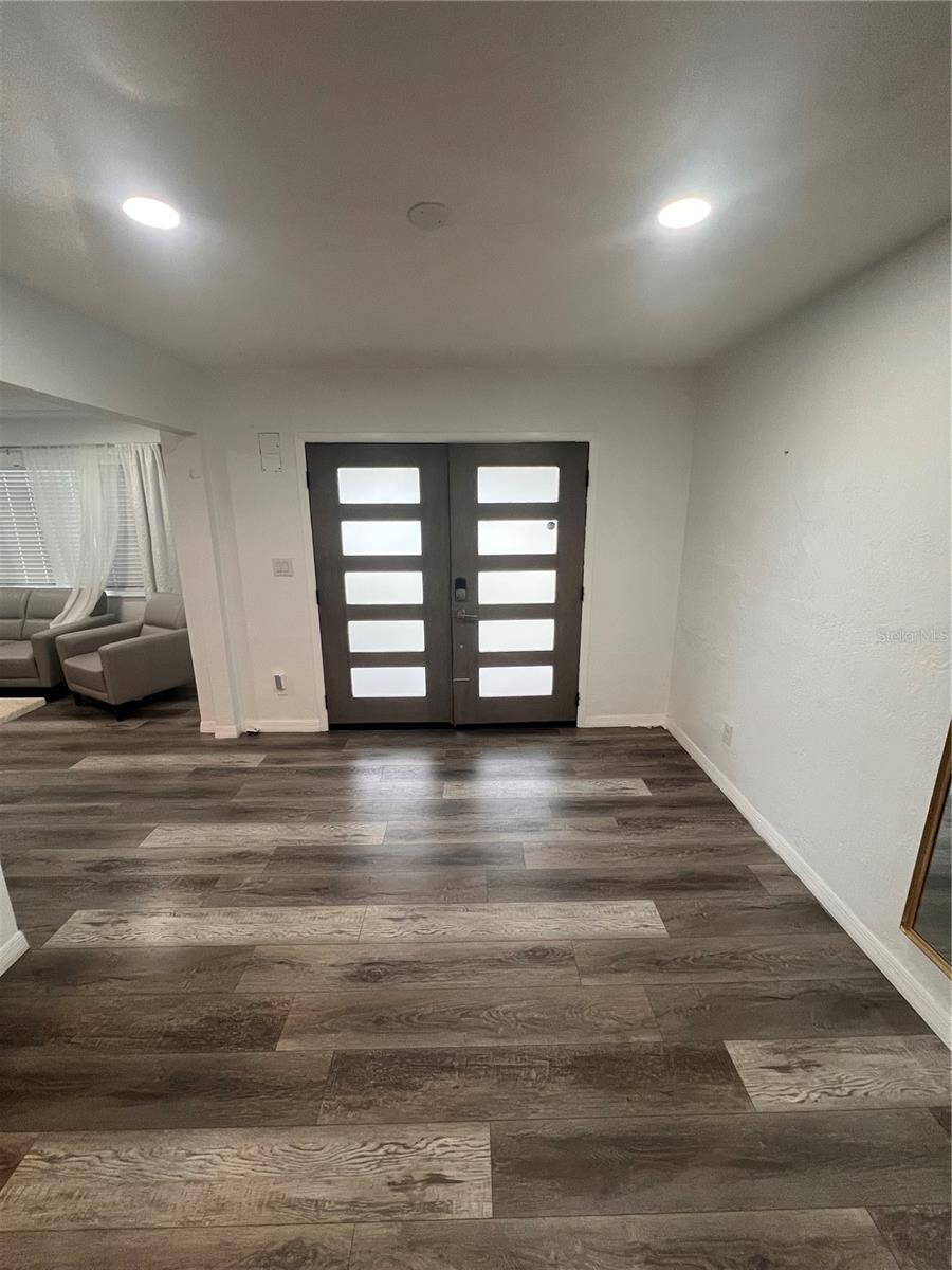 4127 28th, St Petersburg, FL 33713