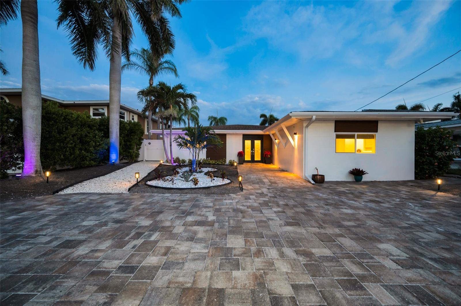 16353 Redington, Redington Beach, FL 33708
