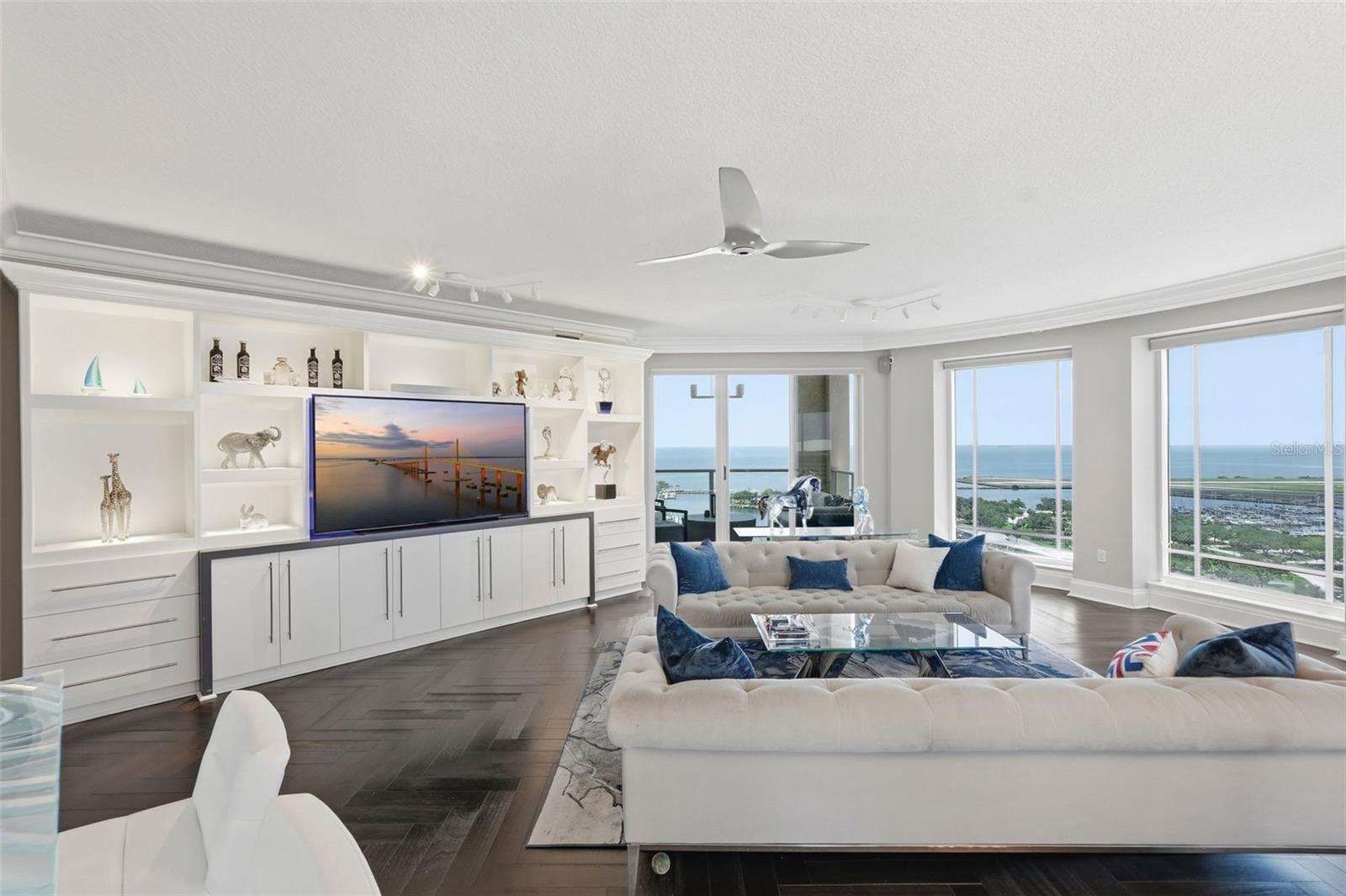 100 Beach Unit 1900, St Petersburg, FL 33701