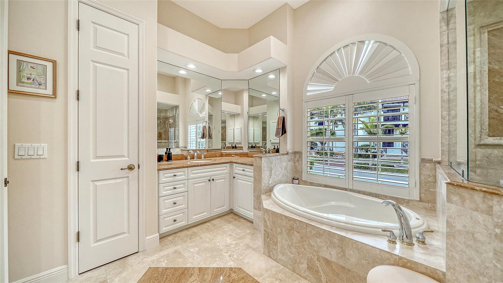 657 Halyard, Longboat Key, FL 34228