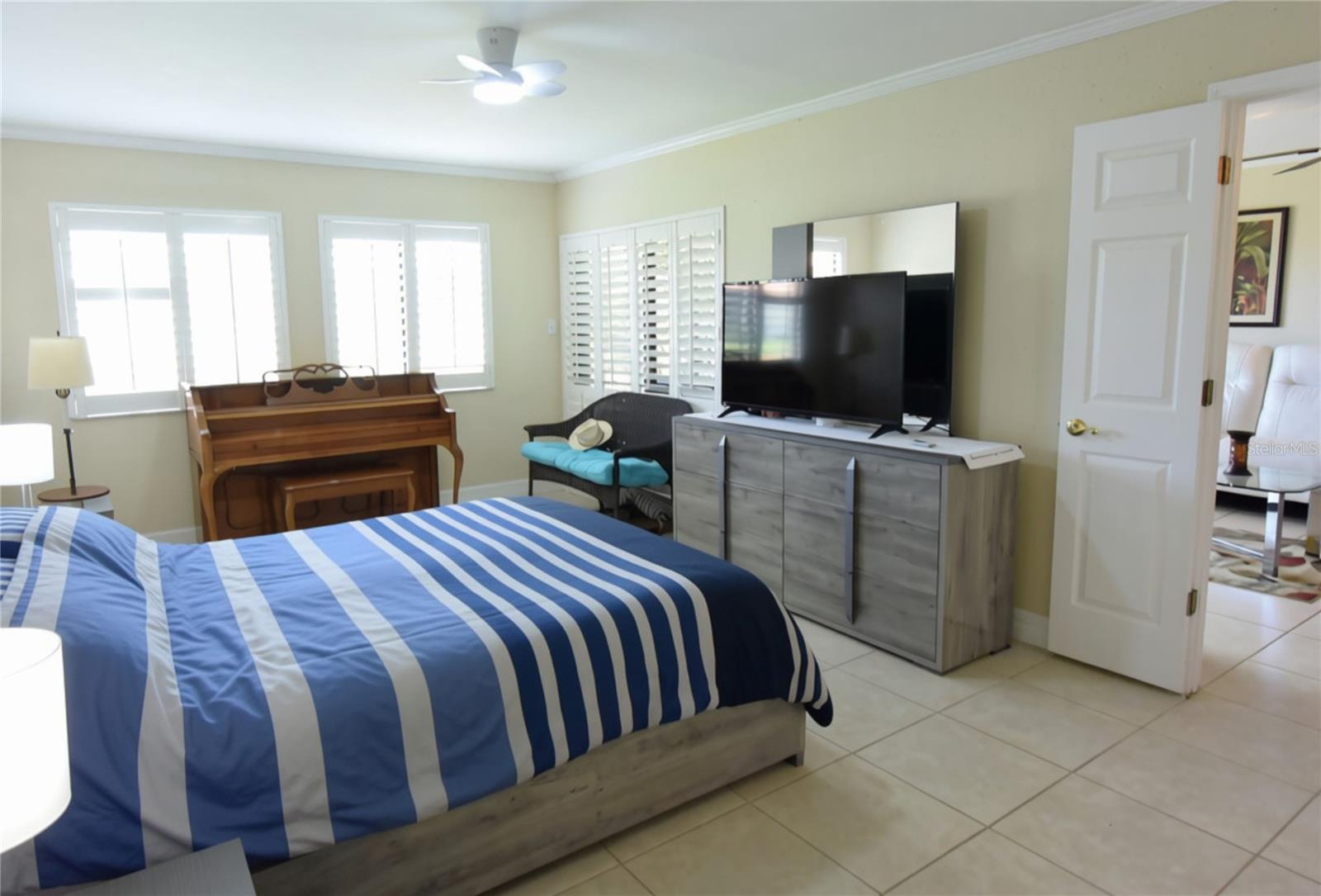 5231 Lake Village Unit 27, Sarasota, FL 34235