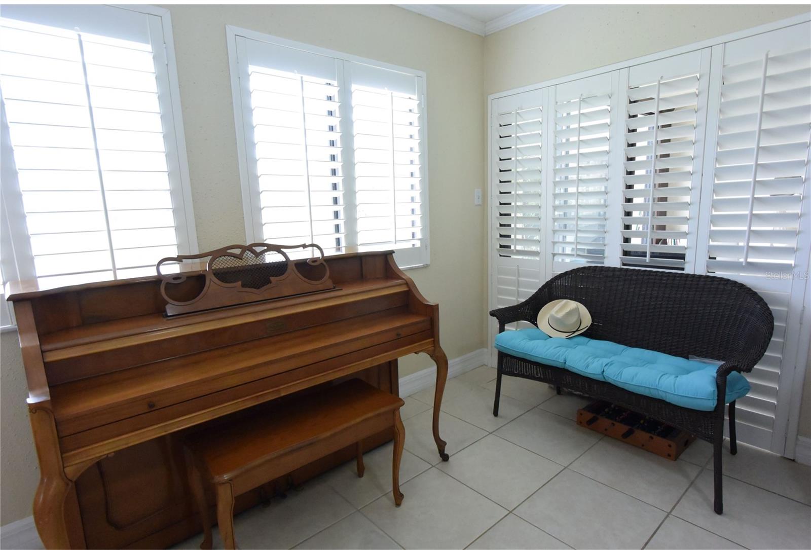 5231 Lake Village Unit 27, Sarasota, FL 34235