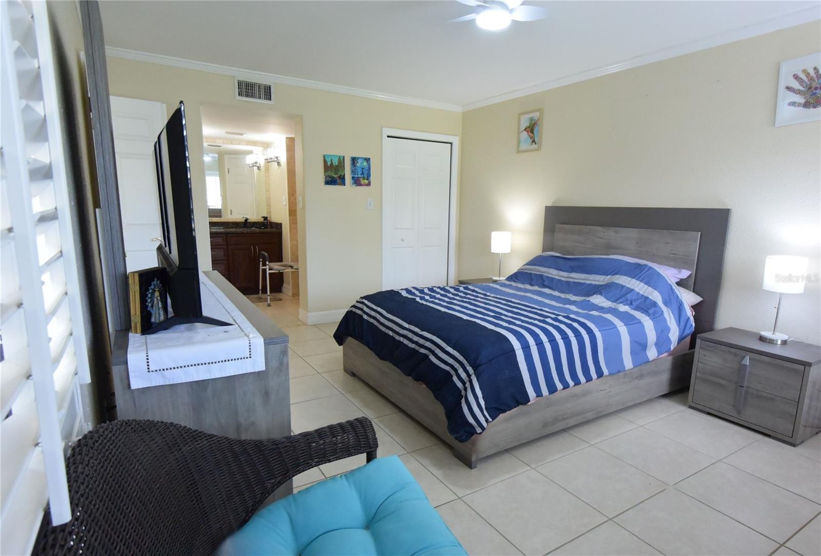 5231 Lake Village Unit 27, Sarasota, FL 34235