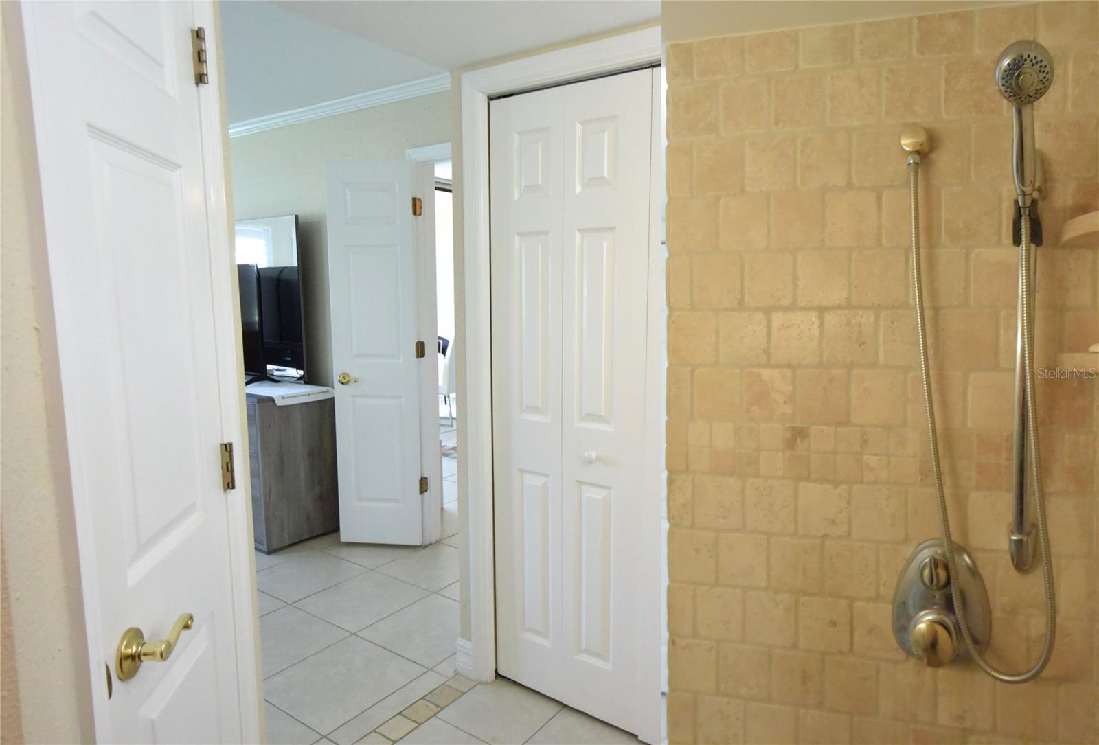 5231 Lake Village Unit 27, Sarasota, FL 34235