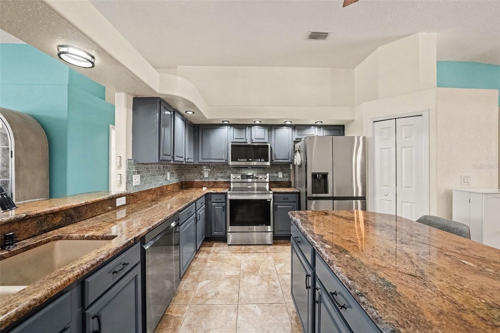 18425 Eastwyck Dr, Tampa, FL 33647