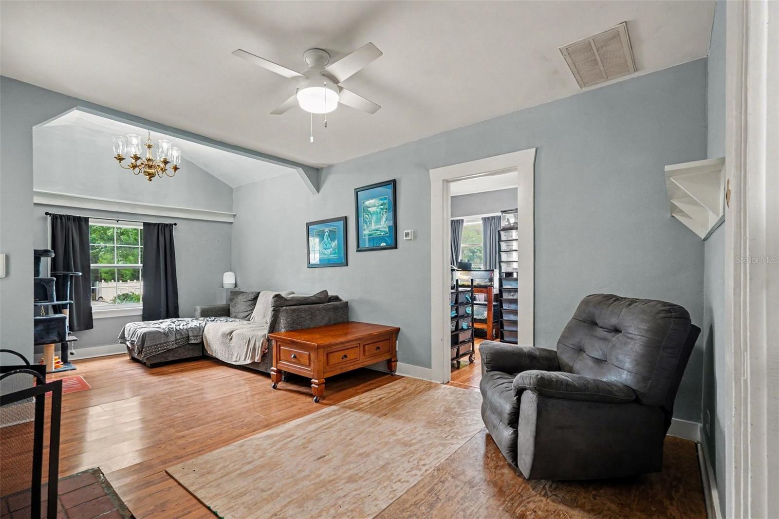 911 123rd, Tampa, FL 33612