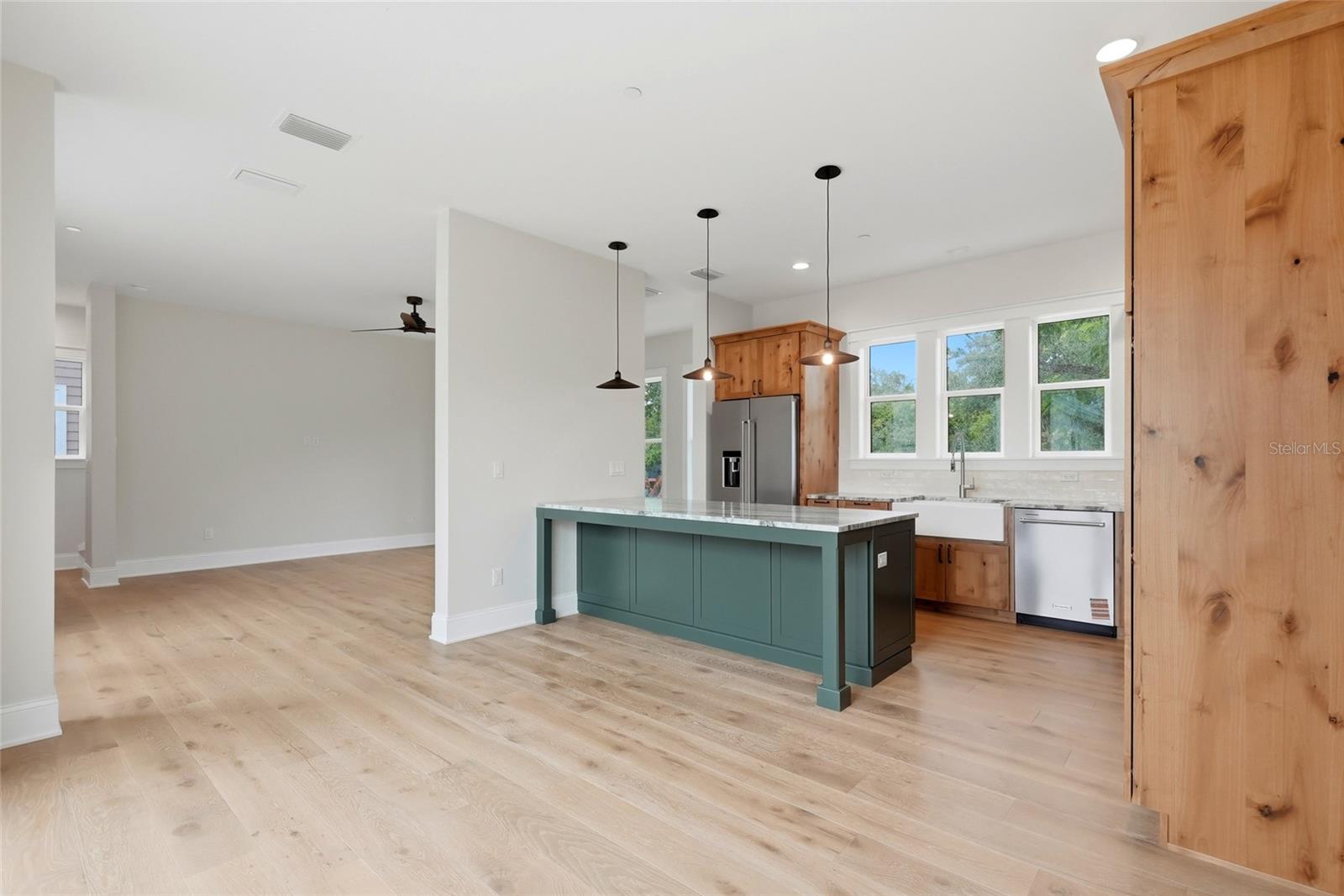 2540 1st, St Petersburg, FL 33713