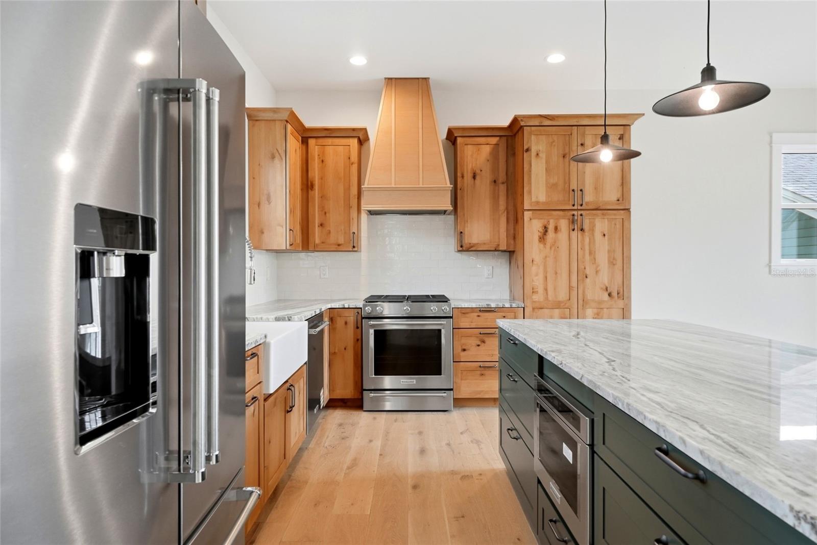 2540 1st, St Petersburg, FL 33713