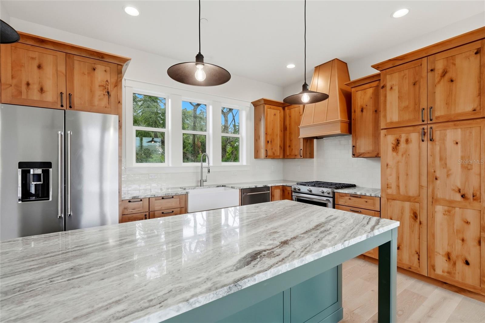 2540 1st, St Petersburg, FL 33713