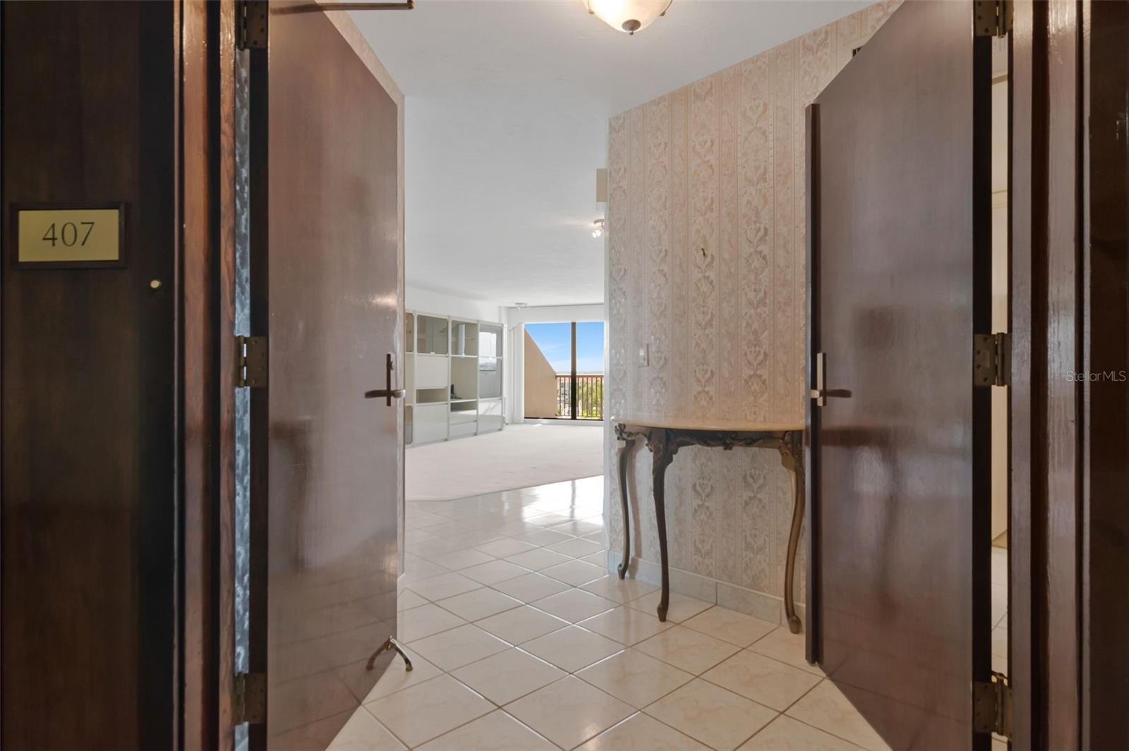 1660 Gulf Unit 407, Clearwater Beach, FL 33767