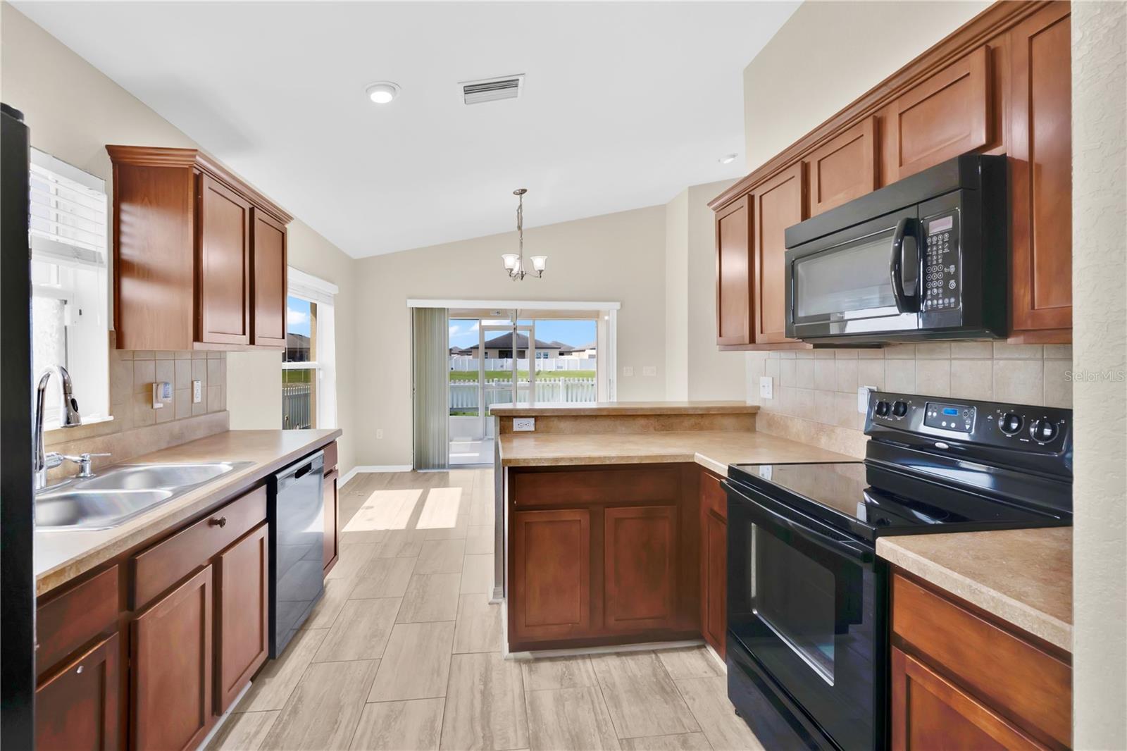 4919 St James, Winter Haven, FL 33881