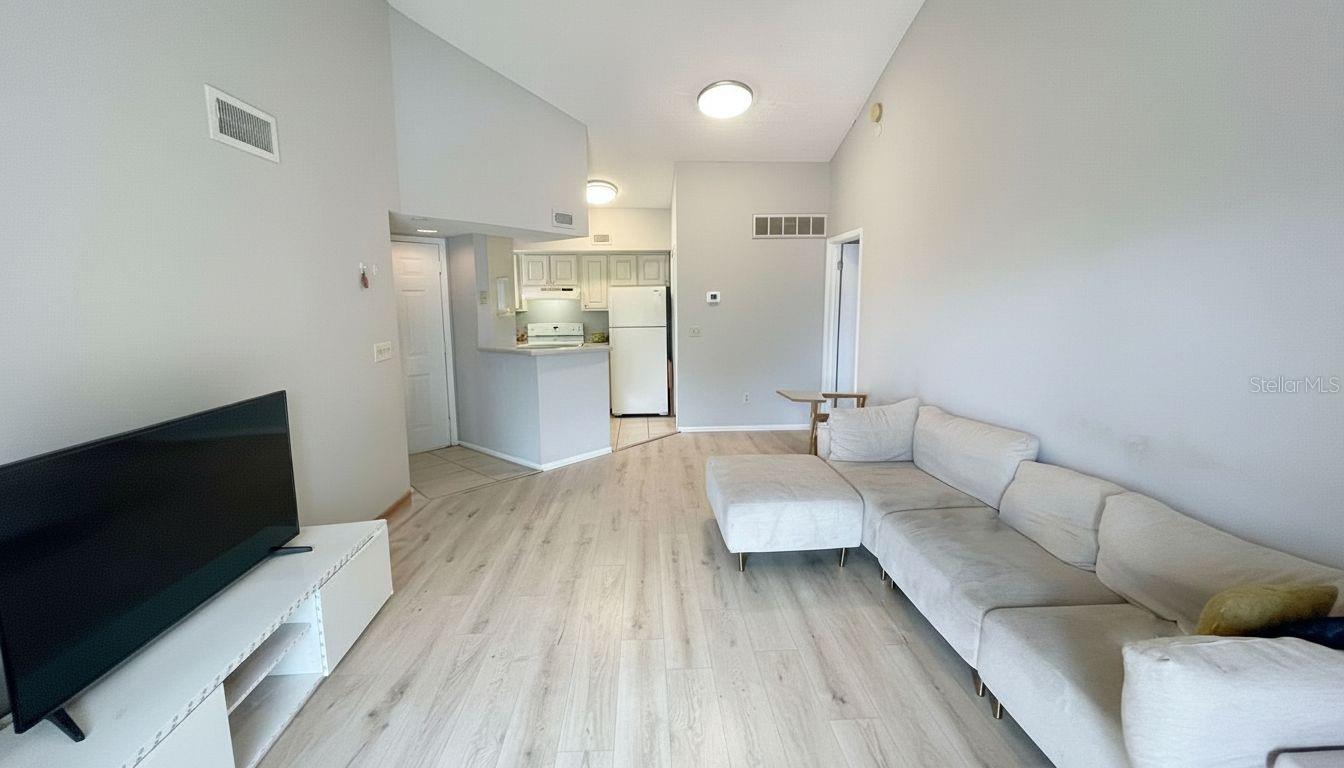 1972 Lake Atriums Unit 200, Orlando, FL 32839