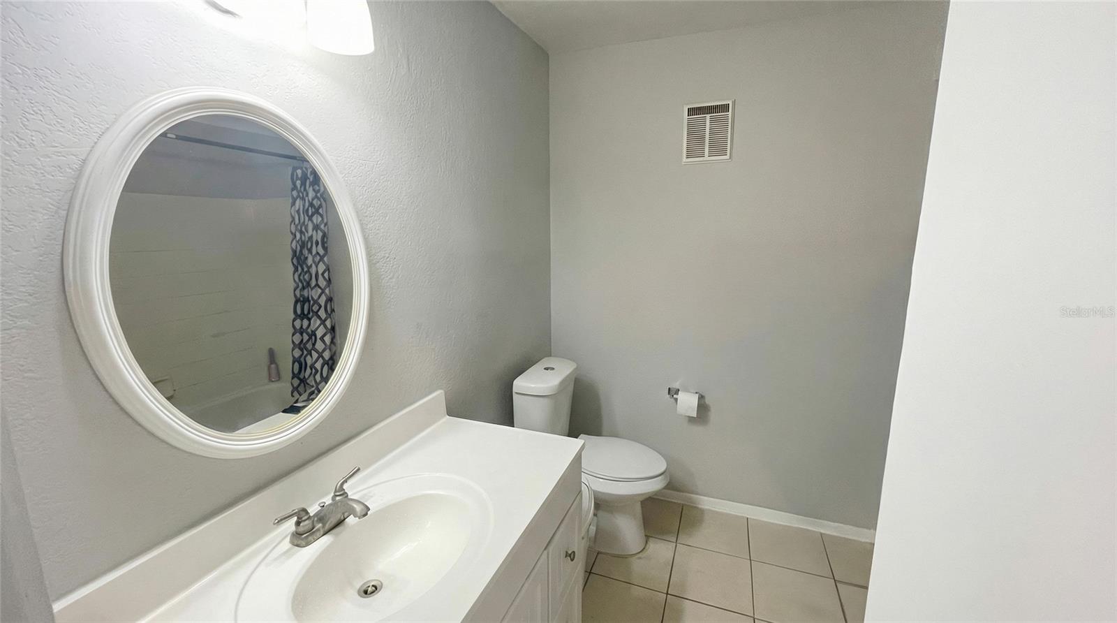 1972 Lake Atriums Unit 200, Orlando, FL 32839