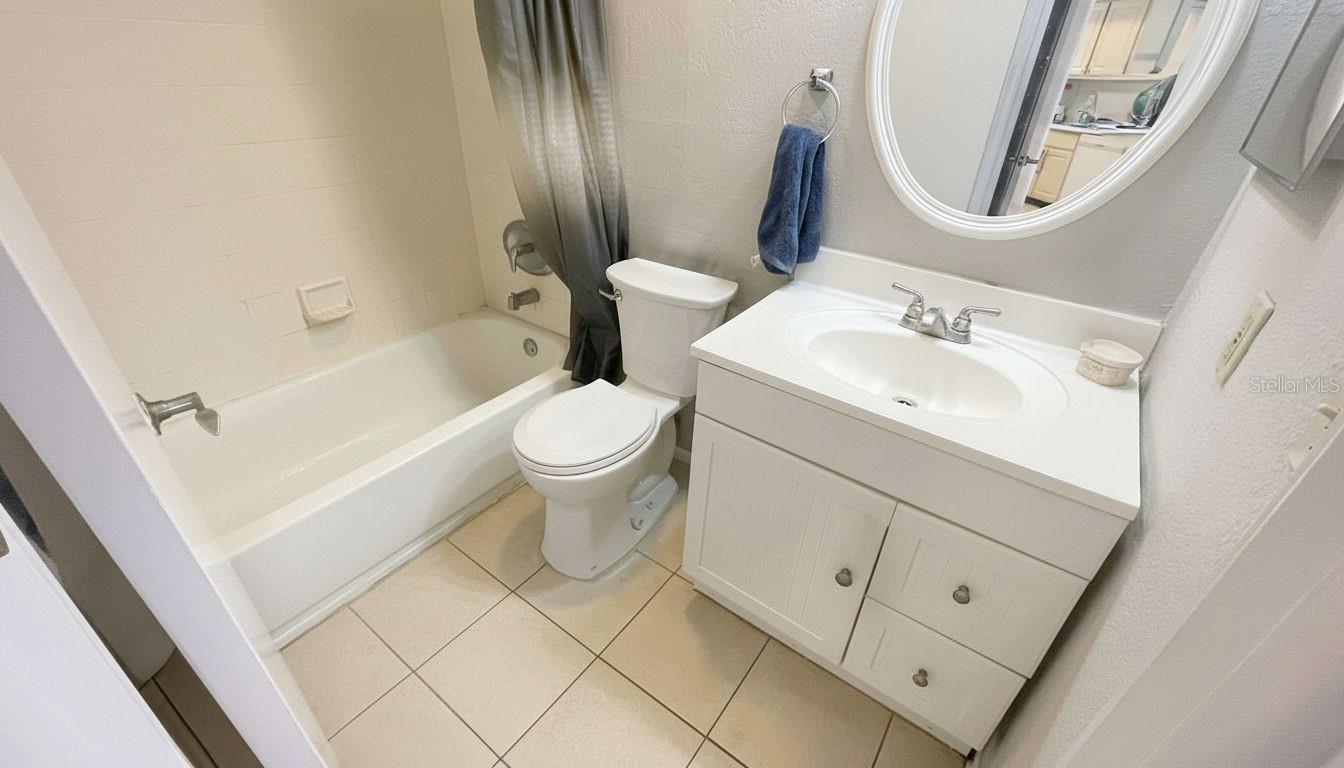 1972 Lake Atriums Unit 200, Orlando, FL 32839