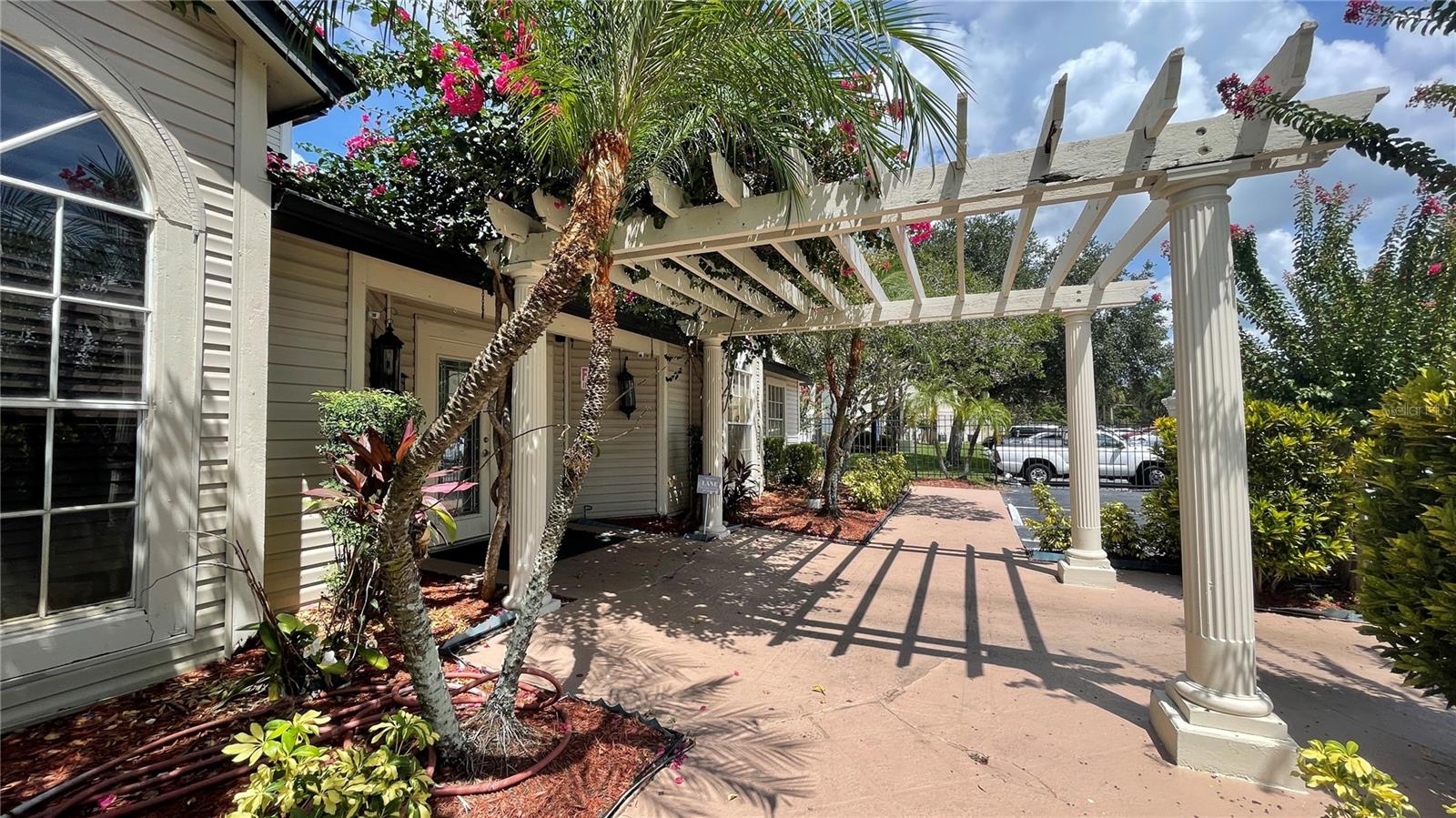 1972 Lake Atriums Unit 200, Orlando, FL 32839