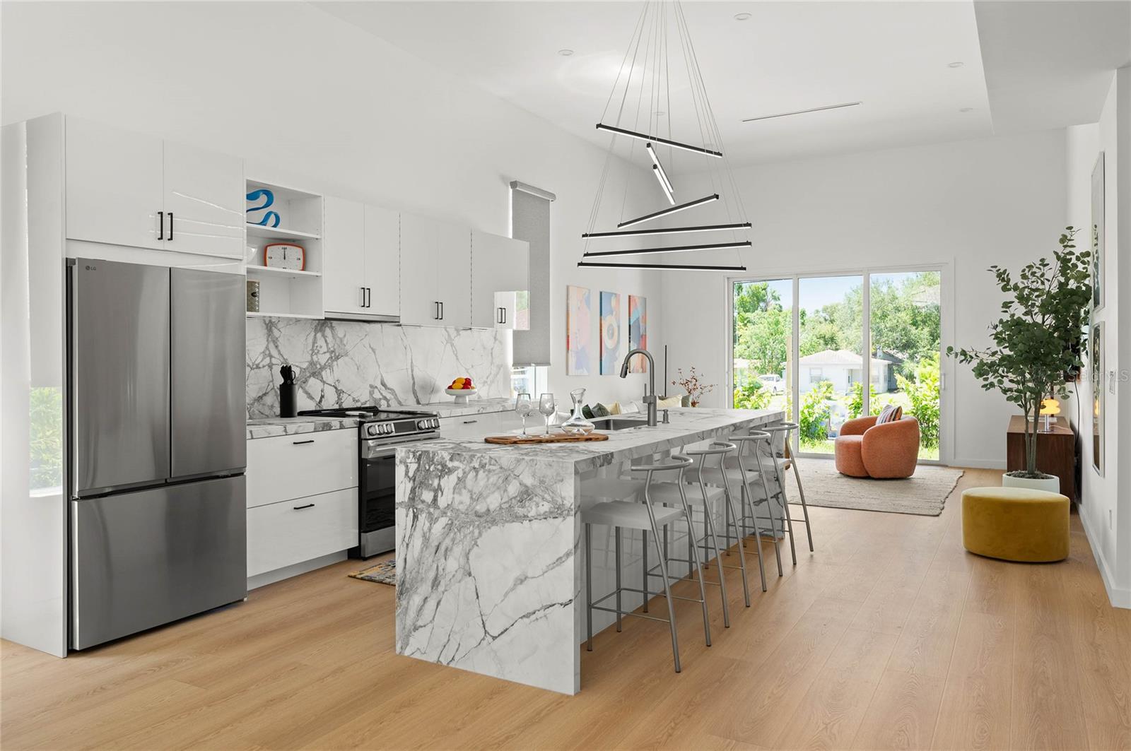 718 14th, St Petersburg, FL 33701