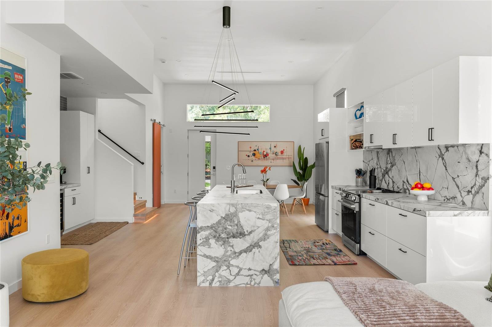 718 14th, St Petersburg, FL 33701