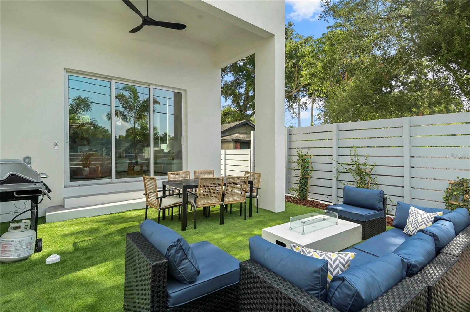 718 14th, St Petersburg, FL 33701