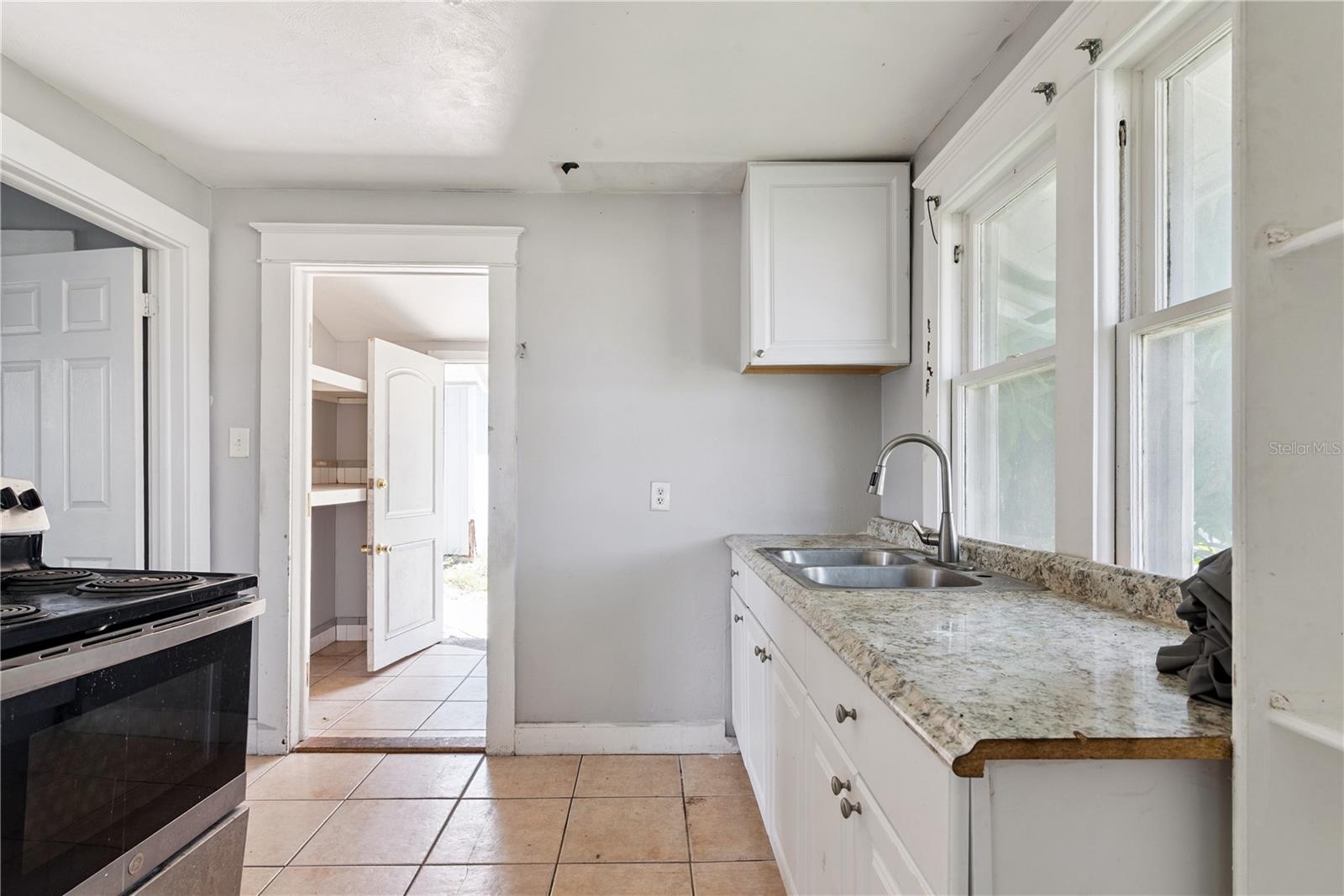 821 Ridgewood, Daytona Beach, FL 32114