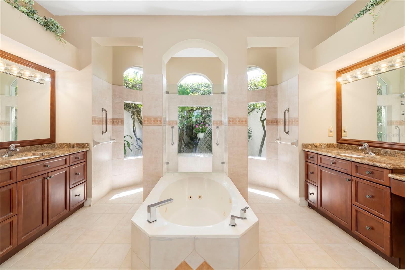 2528 Tom Morris, Sarasota, FL 34240