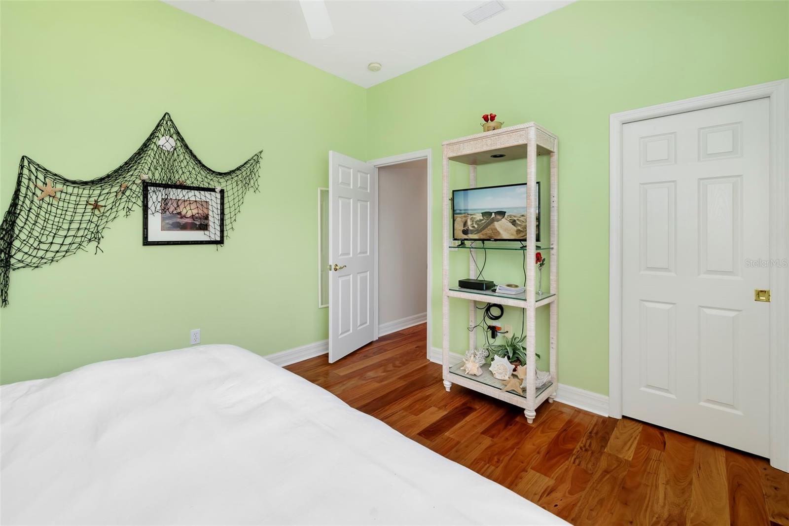 2528 Tom Morris, Sarasota, FL 34240