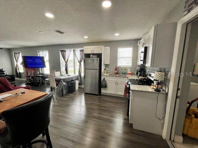 118 Stuart, Lake Wales, FL 33853