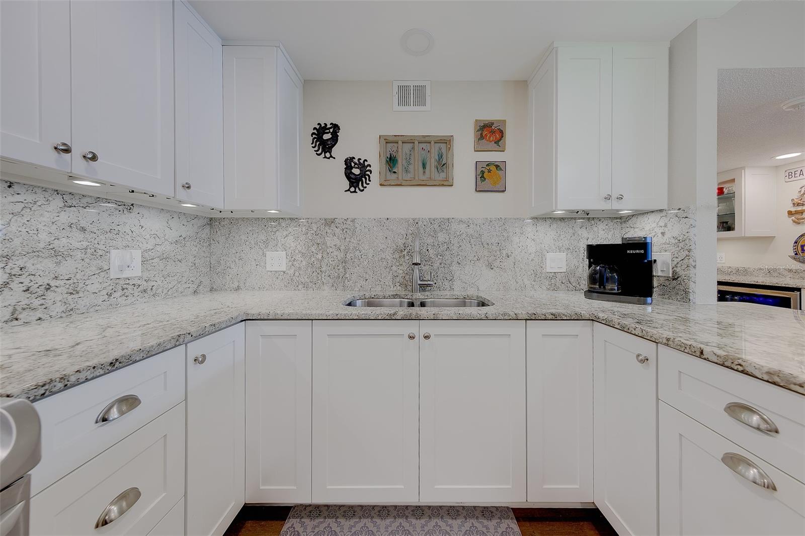 1460 Gulf Unit 305, Clearwater, FL 33767