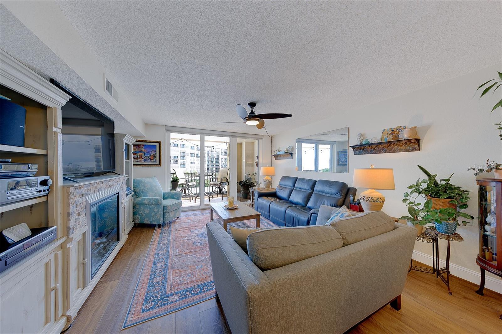 1460 Gulf Unit 305, Clearwater, FL 33767