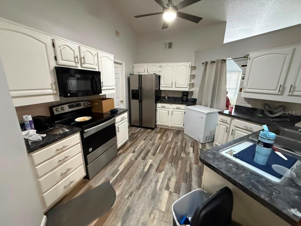 601 Dean, Orlando, FL 32825
