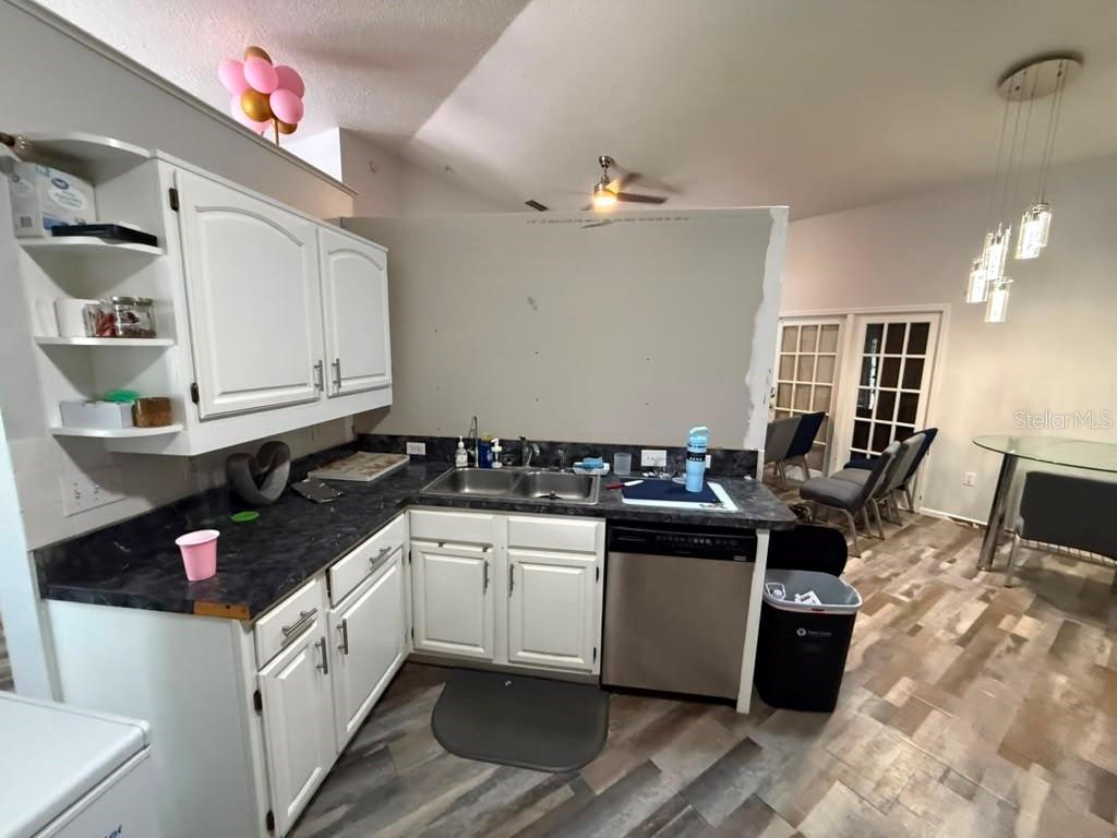 601 Dean, Orlando, FL 32825