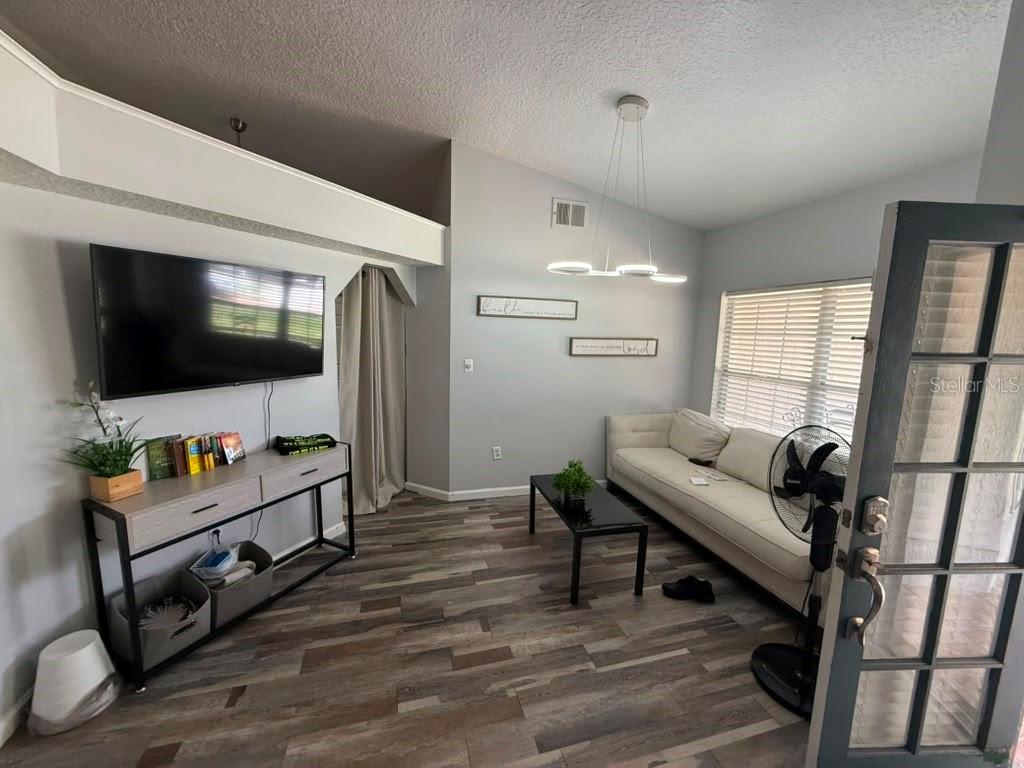 601 Dean, Orlando, FL 32825