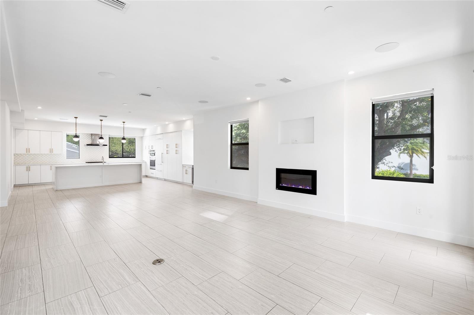 2814 Barcelona, Tampa, FL 33629