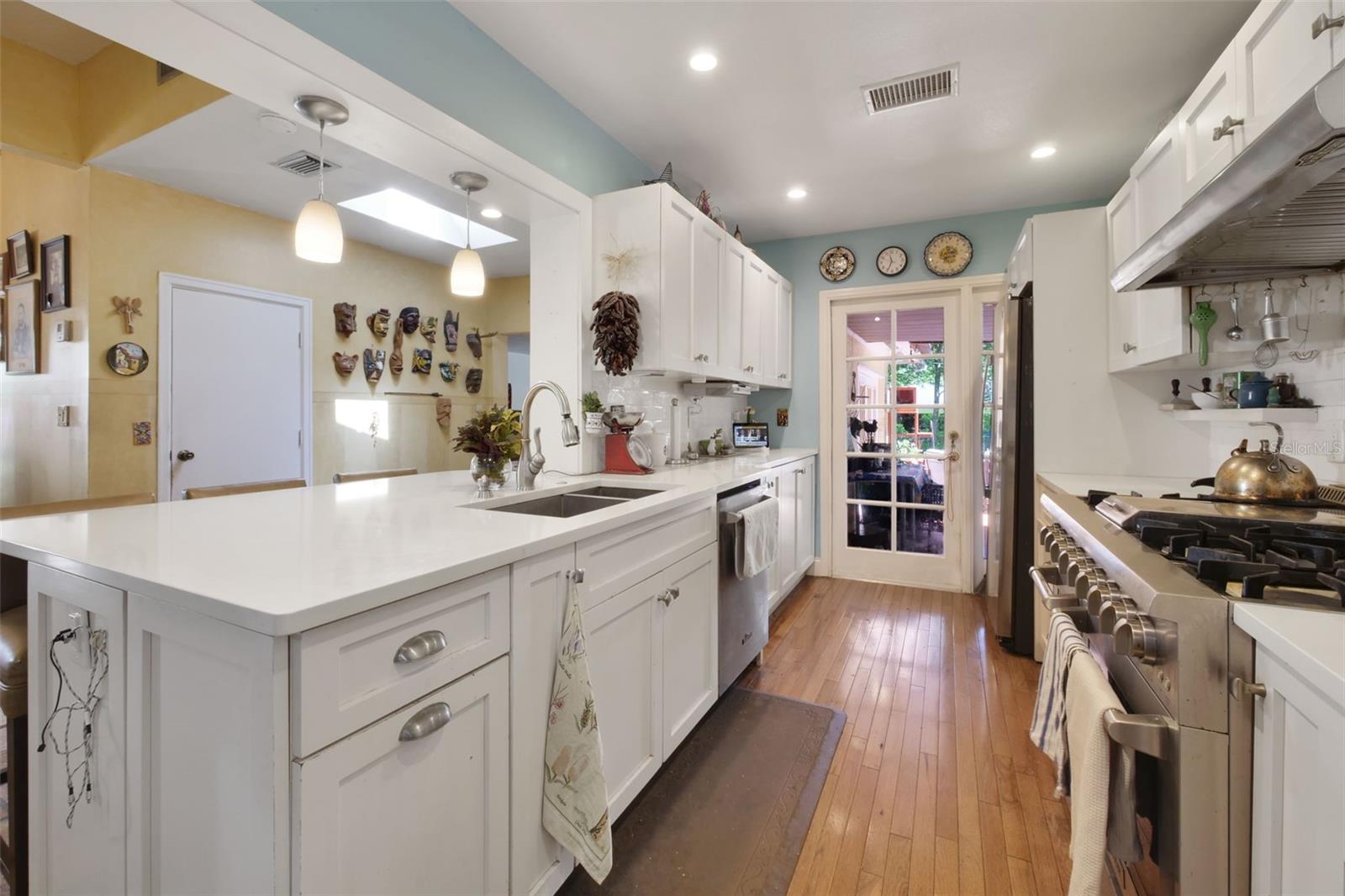 1121 Shorewood, Orlando, FL 32806