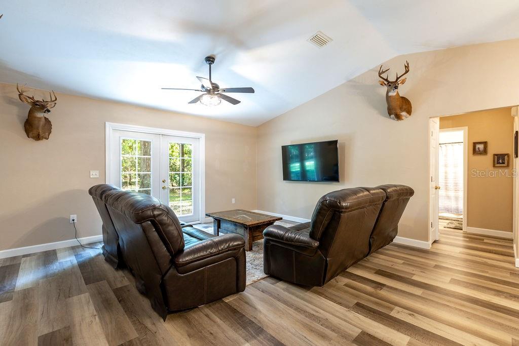 15713 268th, High Springs, FL 32643