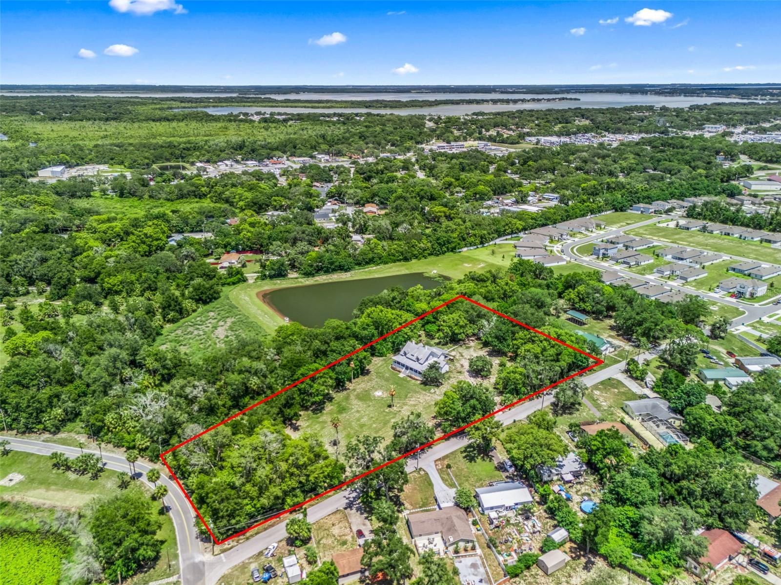511 Mirror Lake, Fruitland Park, FL 34731