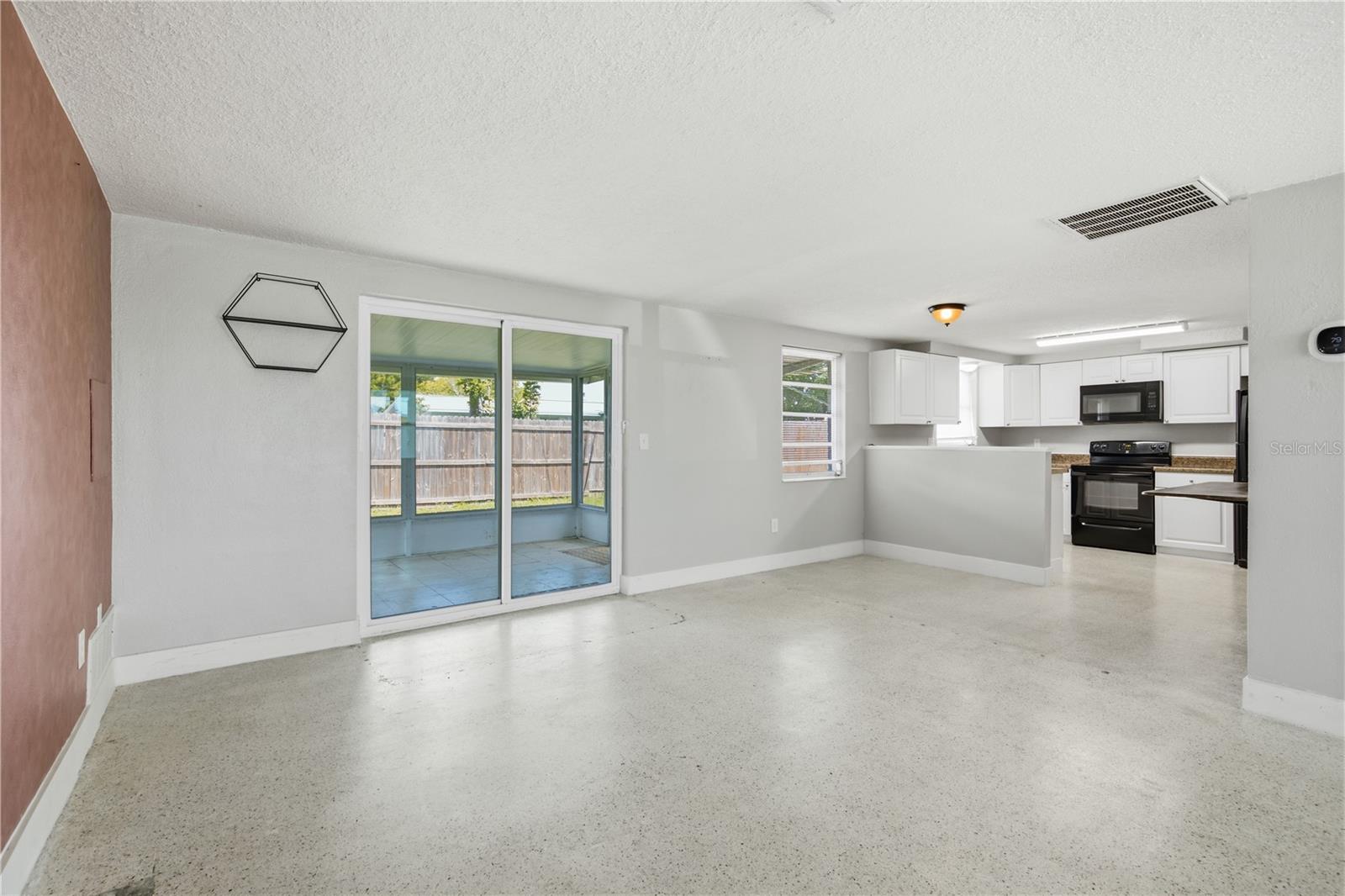 2051 Peggy, Holiday, FL 34690