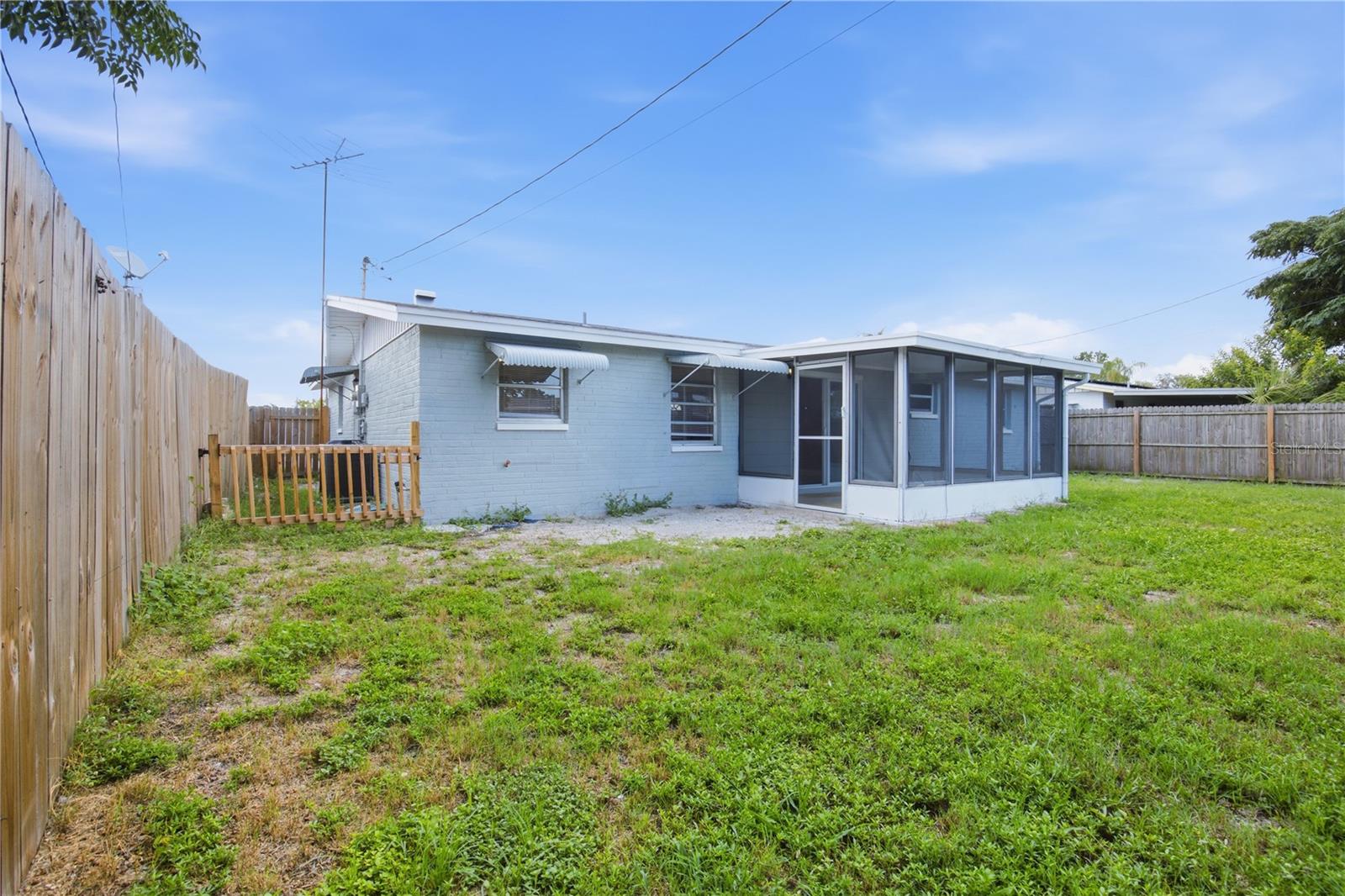 2051 Peggy, Holiday, FL 34690