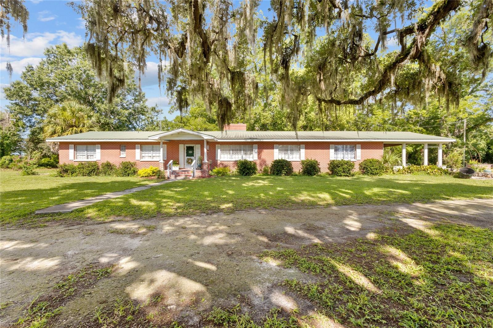 18951 15th, Williston, FL 32696