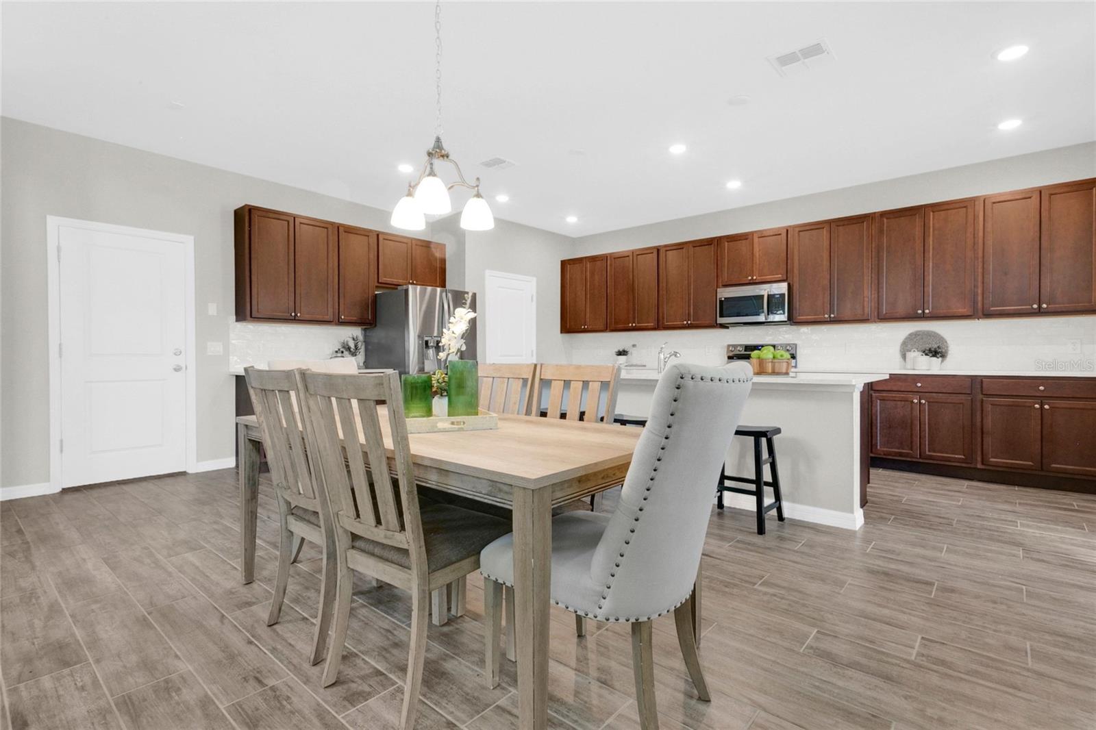 9169 Waverly Walk, Orlando, FL 32817