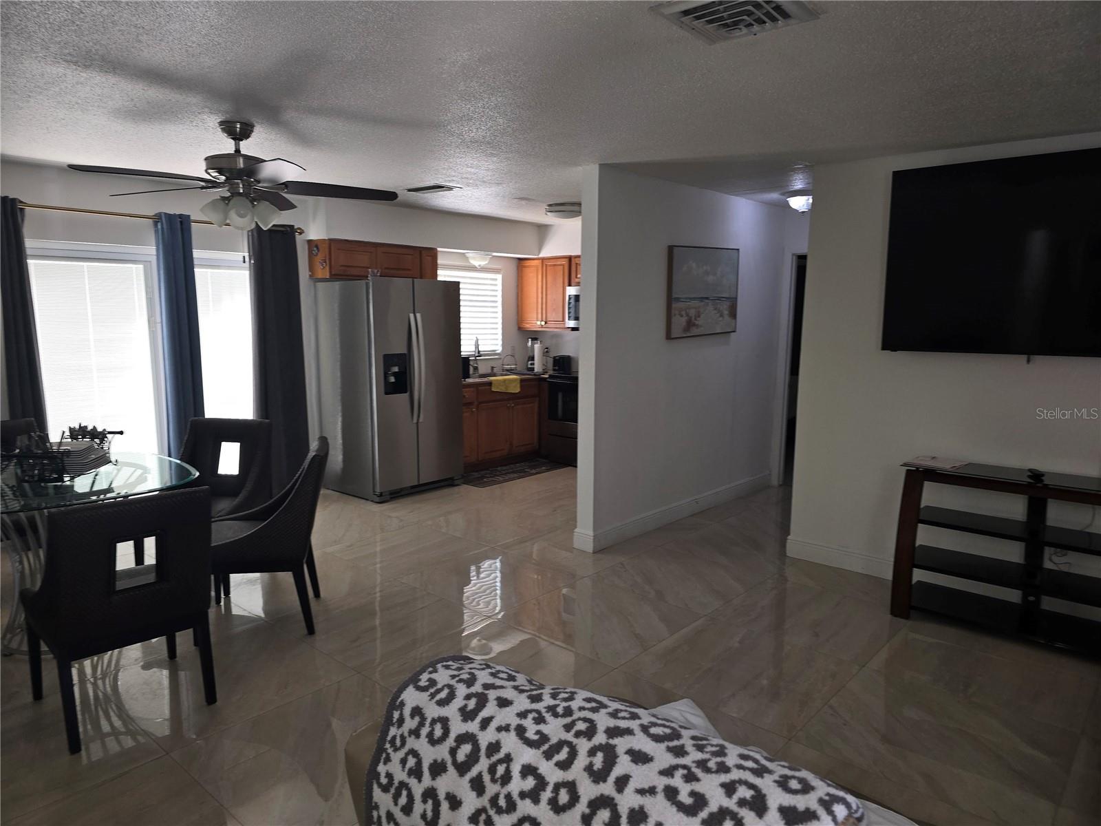 537 Melody, Sarasota, FL 34237