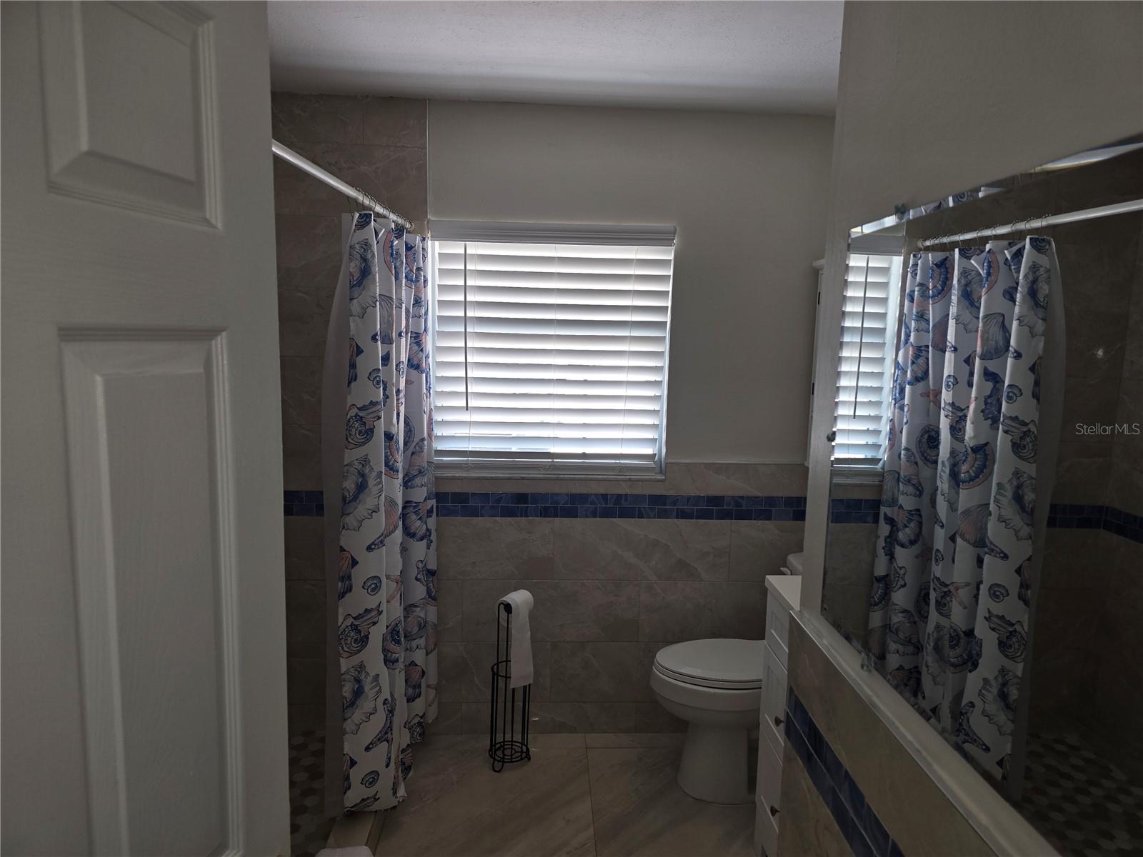 537 Melody, Sarasota, FL 34237