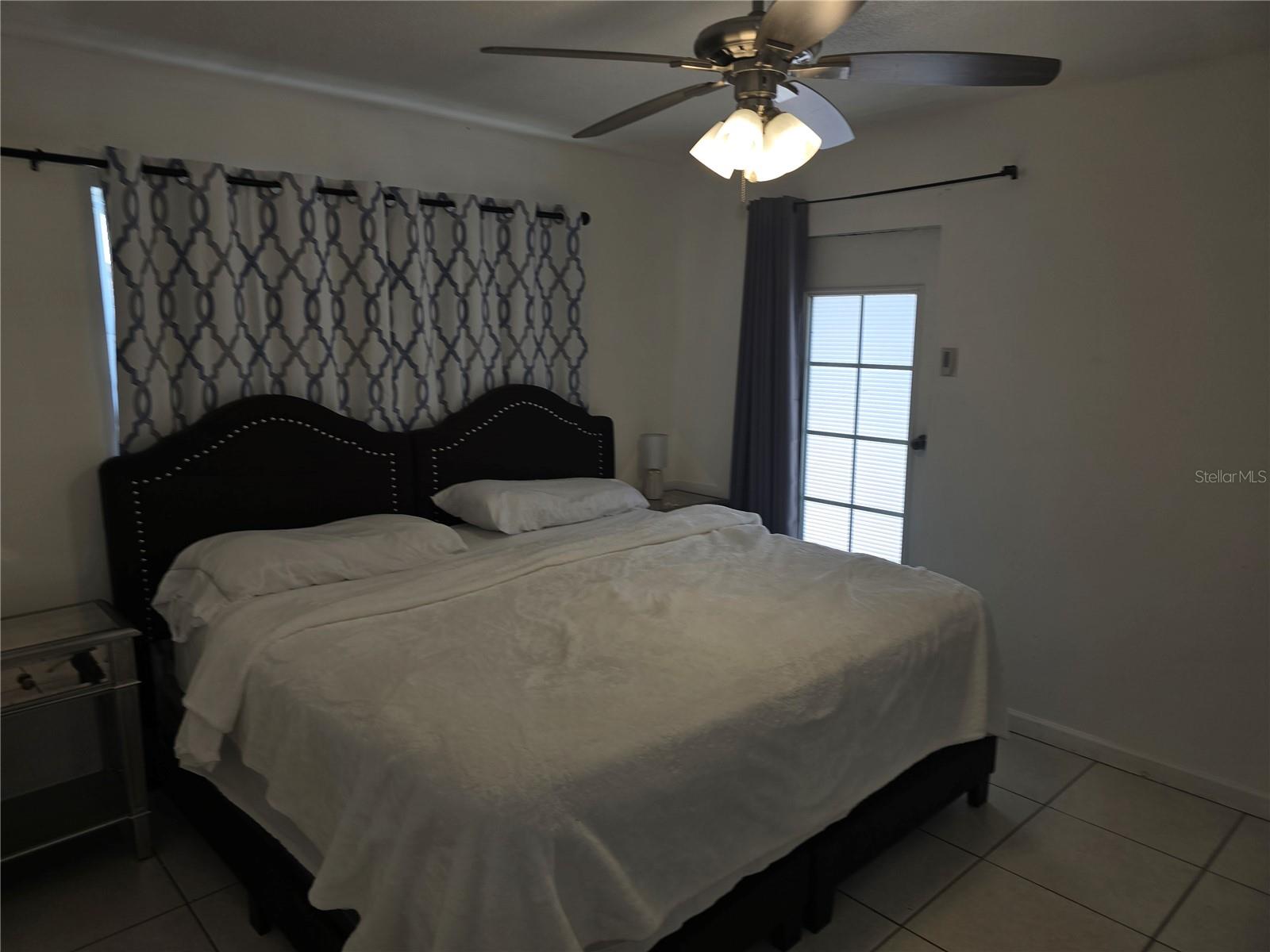 537 Melody, Sarasota, FL 34237