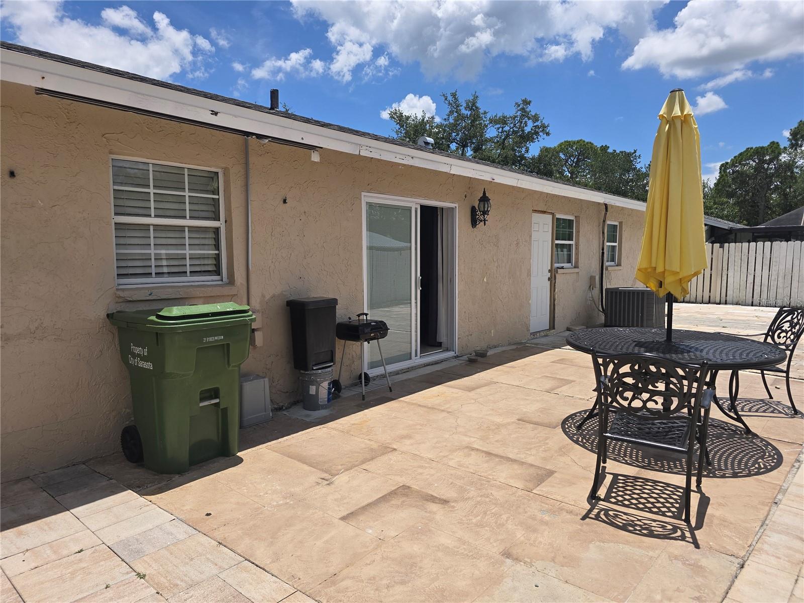 537 Melody, Sarasota, FL 34237