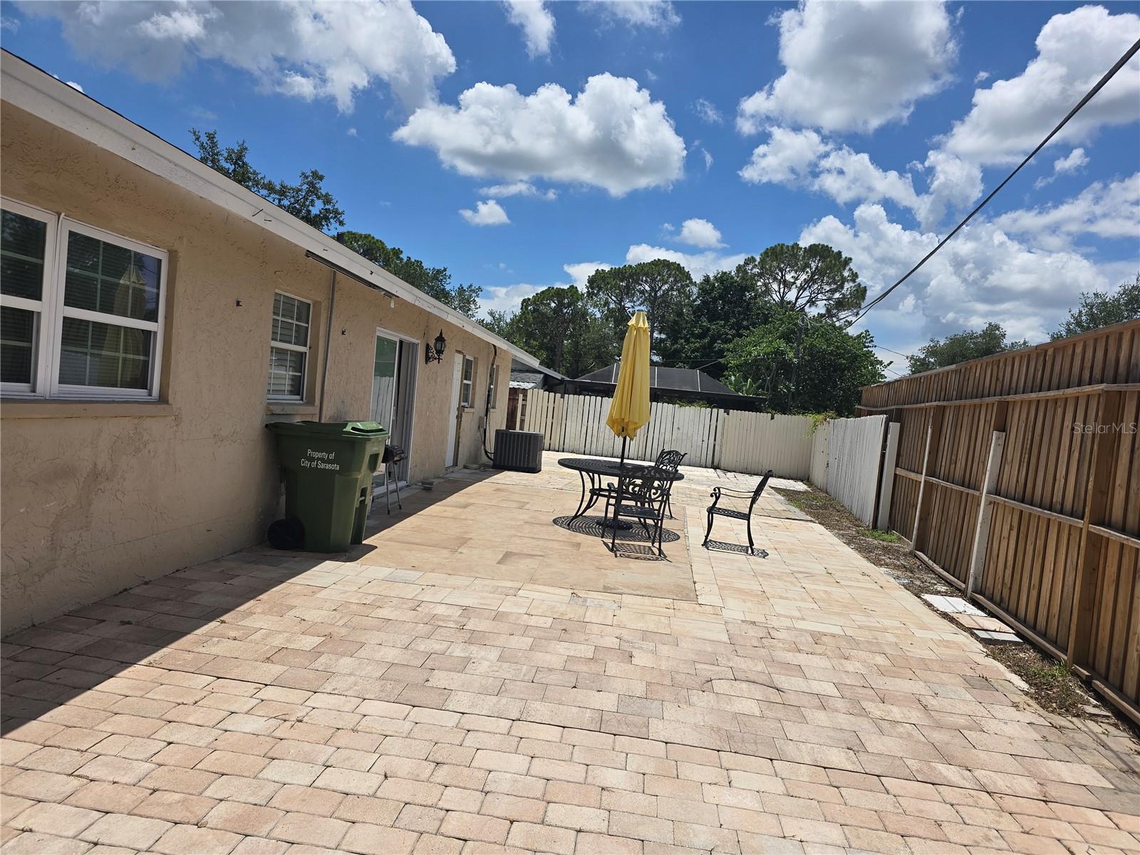 537 Melody, Sarasota, FL 34237