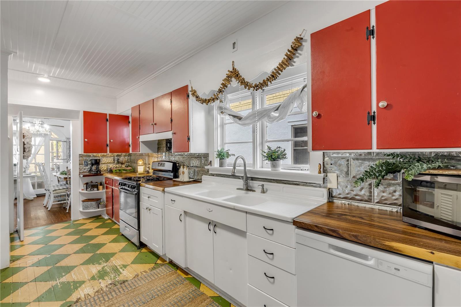 407 Magnolia, New Smyrna Beach, FL 32168
