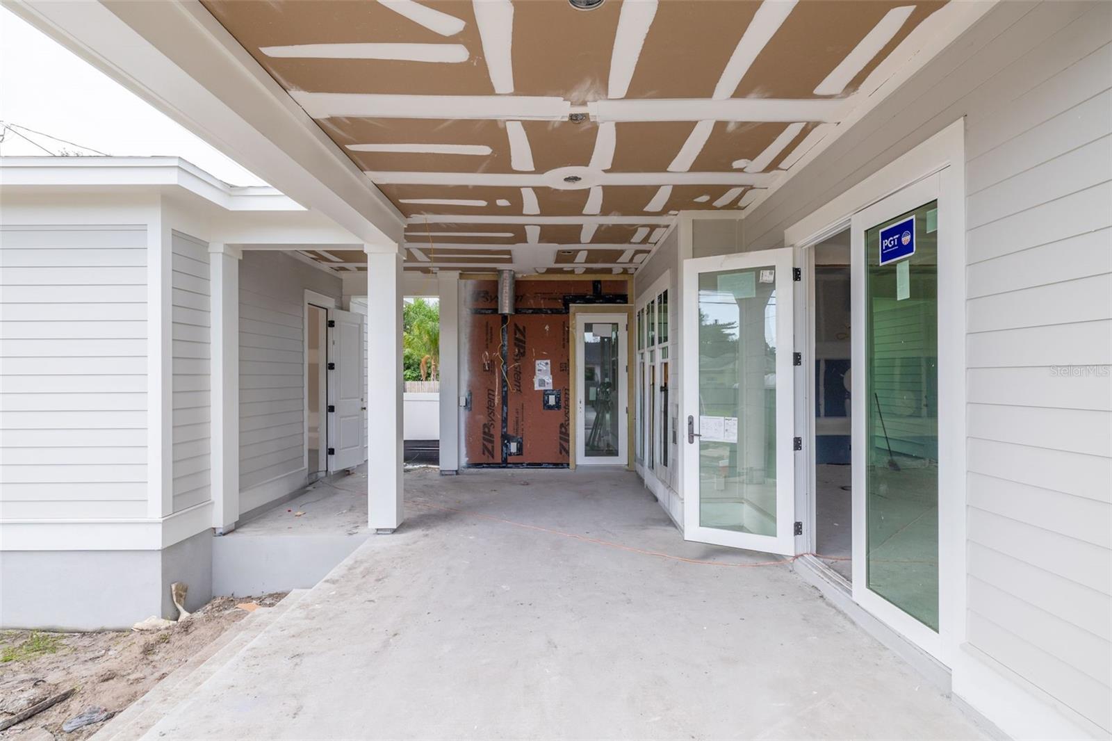 995 48th, St Petersburg, FL 33703